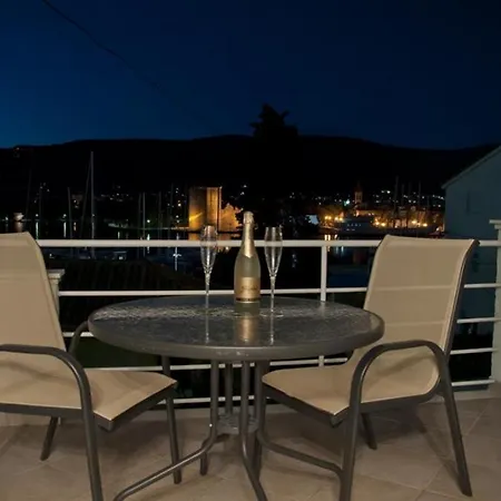 In With Sea View, Terrace, Air Conditioning, Wi-fi *