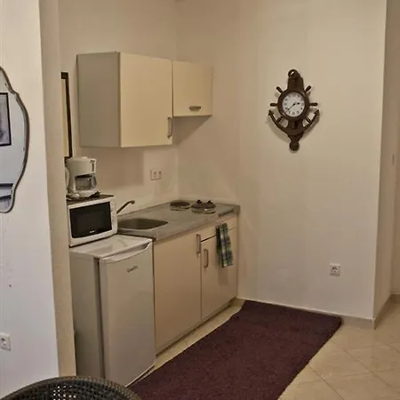 In With Sea View, Terrace, Air Conditioning, Wi-fi Trogir