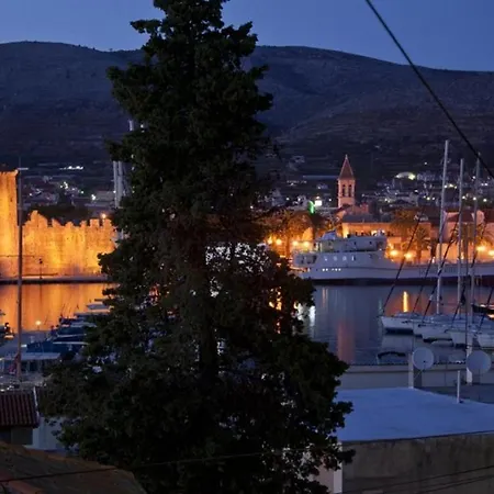 Apartment In With Sea View, Terrace, Air Conditioning, Wi-fi Trogir