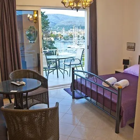 In With Sea View, Terrace, Air Conditioning, Wi-fi Trogir