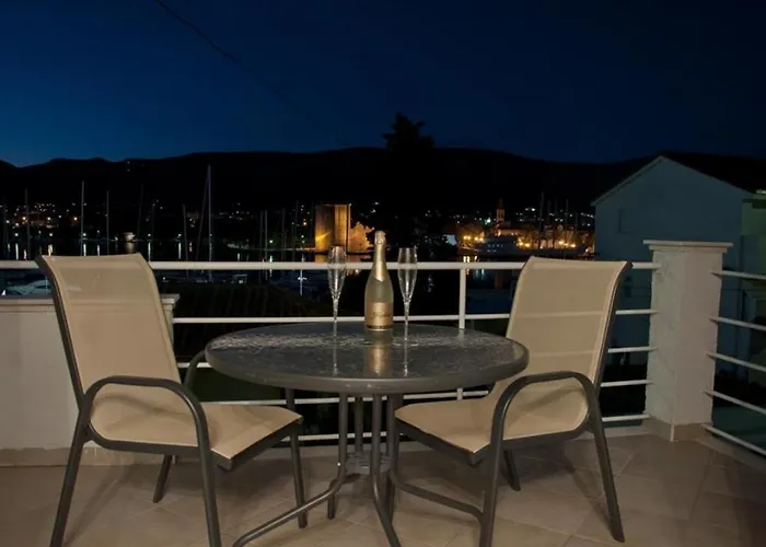 In With Sea View, Terrace, Air Conditioning, Wi-fi *