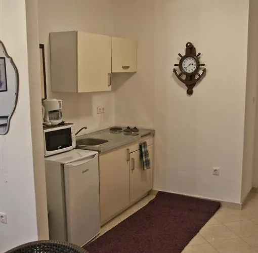 In With Sea View, Terrace, Air Conditioning, Wi-fi Trogir