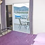 In With Sea View, Terrace, Air Conditioning, Wi-fi