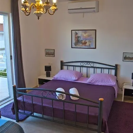 In With Sea View, Terrace, Air Conditioning, Wi-fi Apartmán *