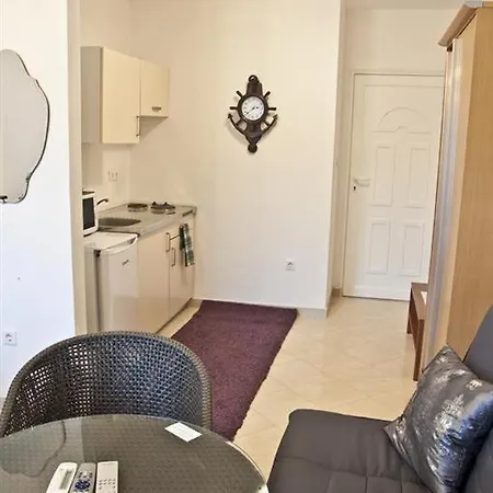 In With Sea View, Terrace, Air Conditioning, Wi-fi Apartment Trogir