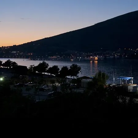 In With Sea View, Terrace, Air Conditioning, Wi-fi *