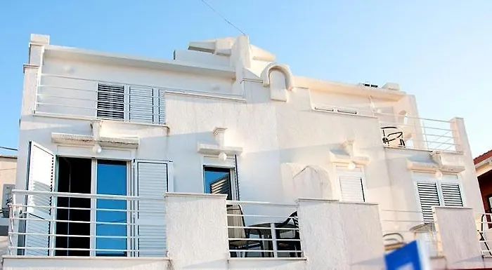 In With Sea View, Terrace, Air Conditioning, Wi-fi * トロギール